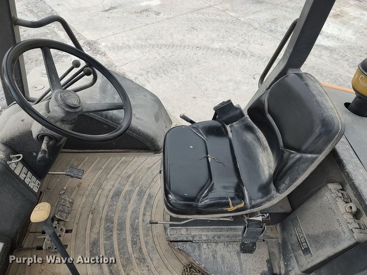 image for item DO3876 2006 Case 586G  forklift