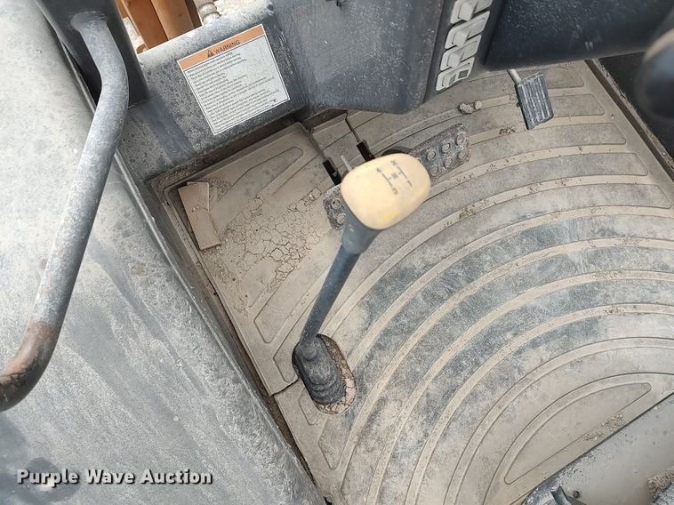 image for item DO3876 2006 Case 586G  forklift