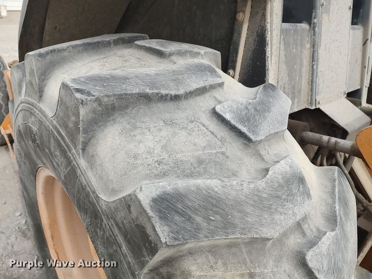 image for item DO3876 2006 Case 586G  forklift