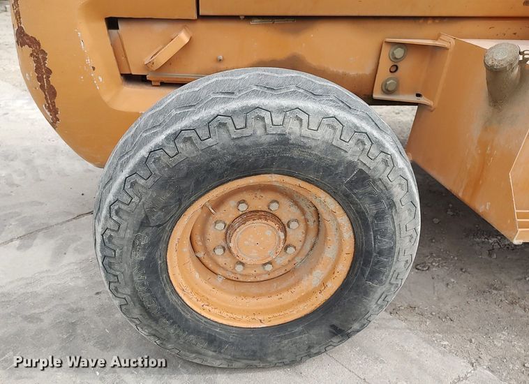 image for item DO3876 2006 Case 586G  forklift