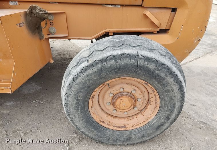 image for item DO3876 2006 Case 586G  forklift