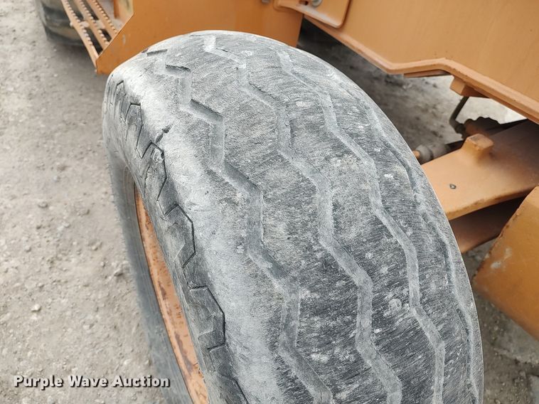 image for item DO3876 2006 Case 586G  forklift