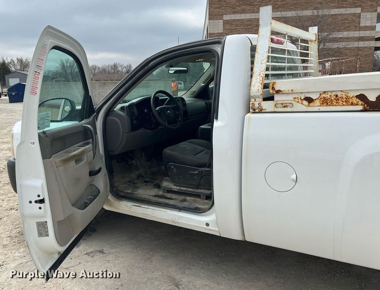 image for item DQ0407 2013 Chevrolet Silverado 1500  pickup truck