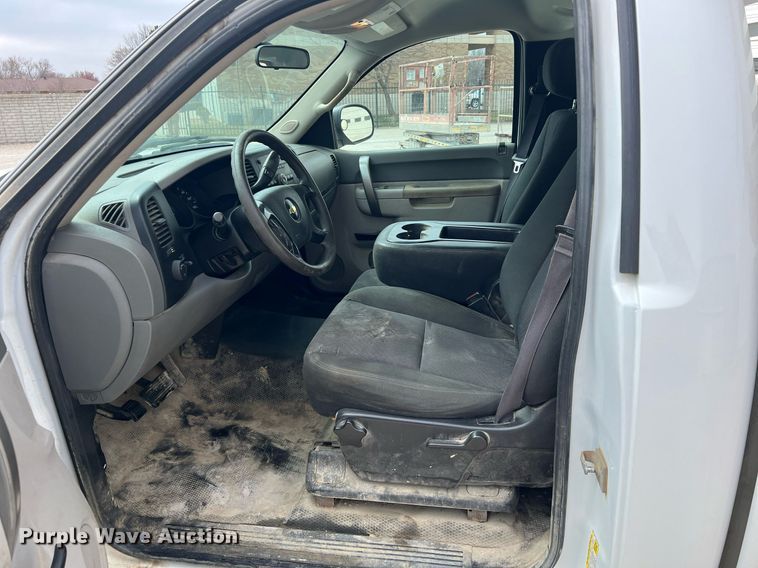 image for item DQ0407 2013 Chevrolet Silverado 1500  pickup truck