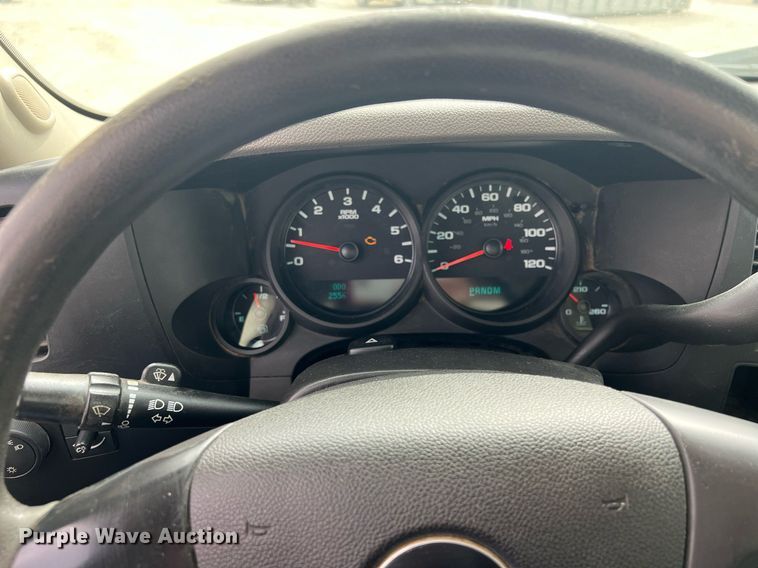 image for item DQ0407 2013 Chevrolet Silverado 1500  pickup truck