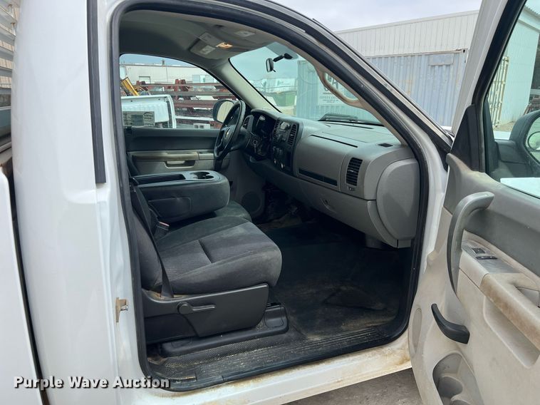 image for item DQ0407 2013 Chevrolet Silverado 1500  pickup truck