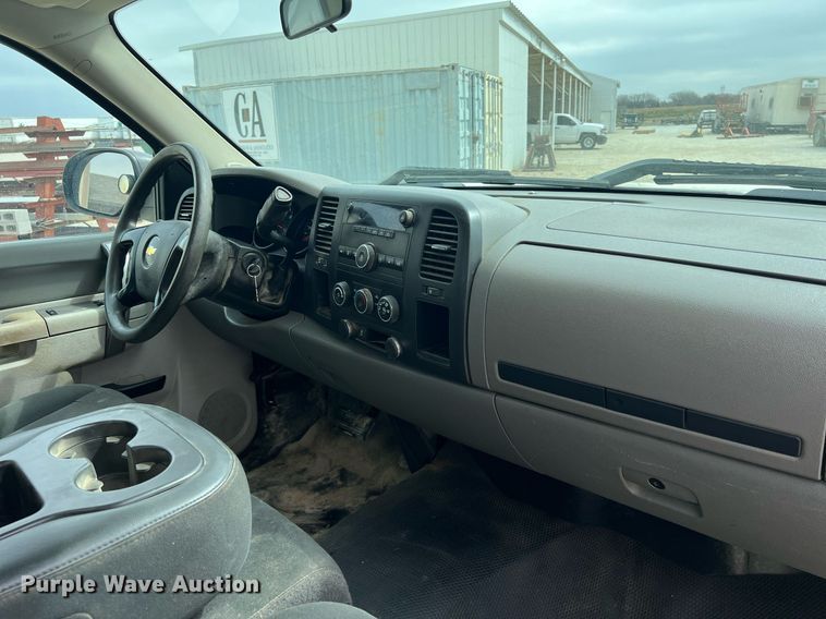 image for item DQ0407 2013 Chevrolet Silverado 1500  pickup truck