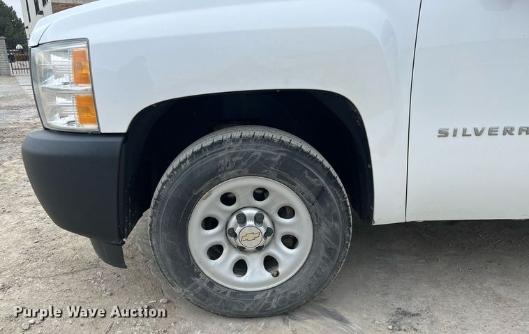 image for item DQ0407 2013 Chevrolet Silverado 1500  pickup truck