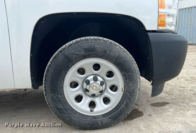 image for item DQ0407 2013 Chevrolet Silverado 1500  pickup truck