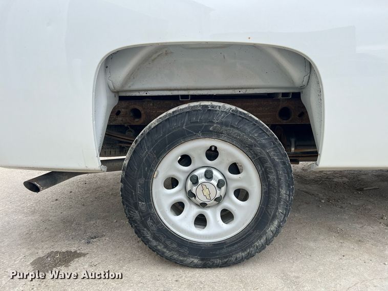 image for item DQ0407 2013 Chevrolet Silverado 1500  pickup truck