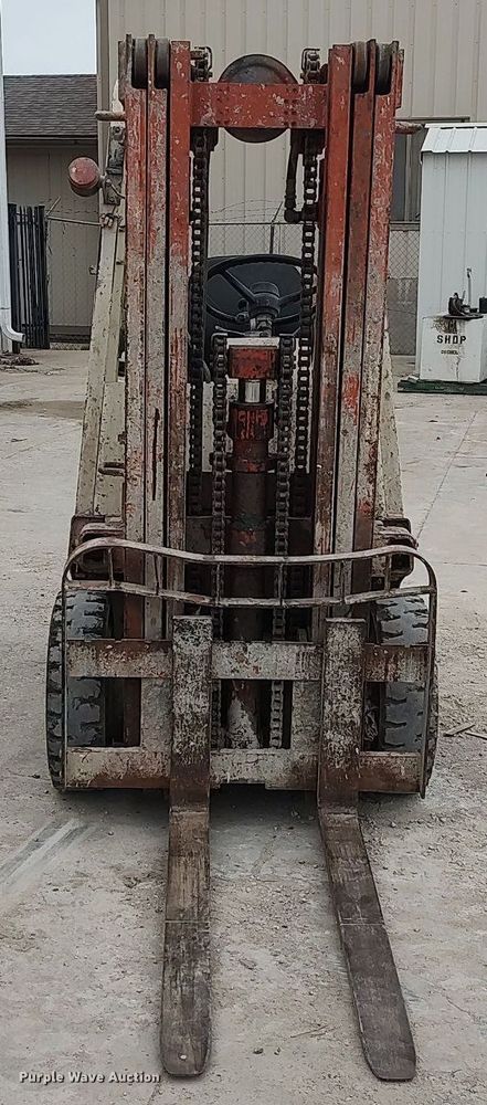 image for item DQ0411 Nissan  forklift