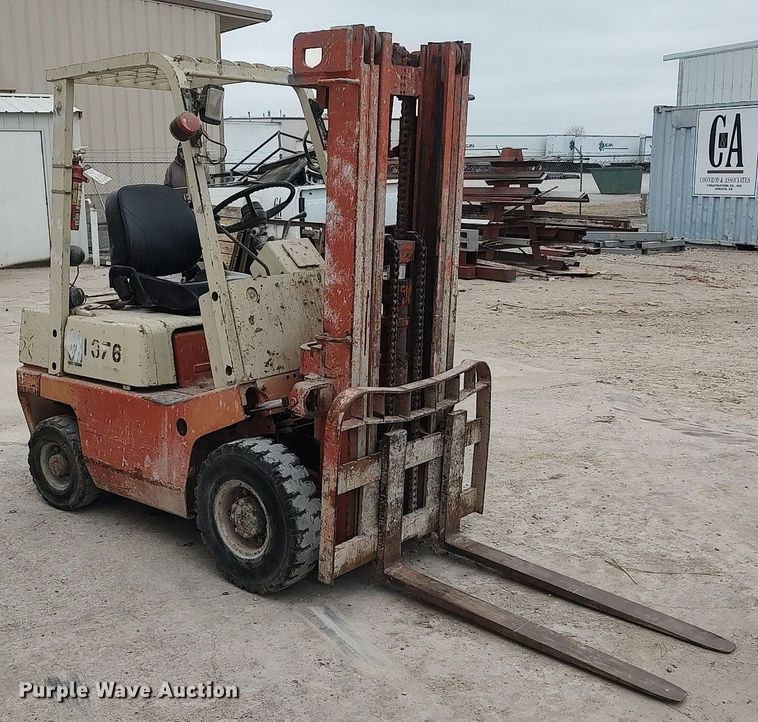 image for item DQ0411 Nissan  forklift