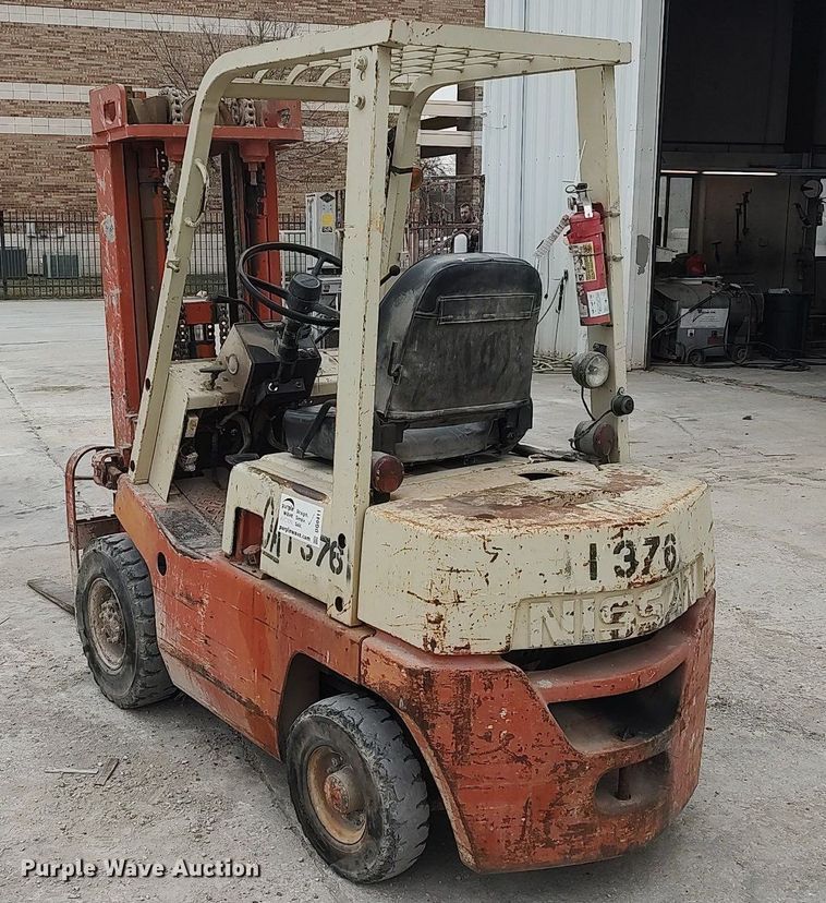 image for item DQ0411 Nissan  forklift