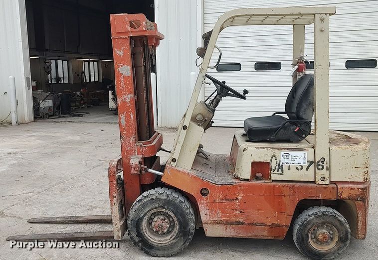 image for item DQ0411 Nissan  forklift