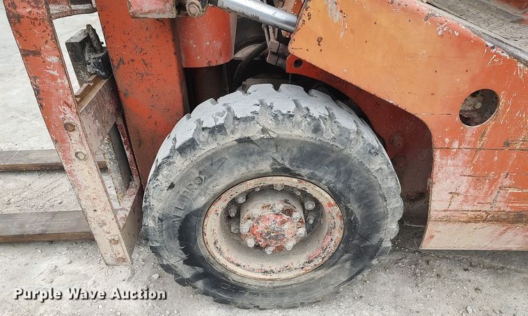 image for item DQ0411 Nissan  forklift