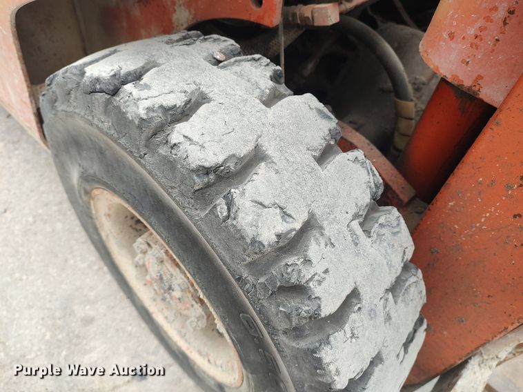 image for item DQ0411 Nissan  forklift