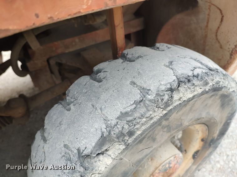 image for item DQ0411 Nissan  forklift