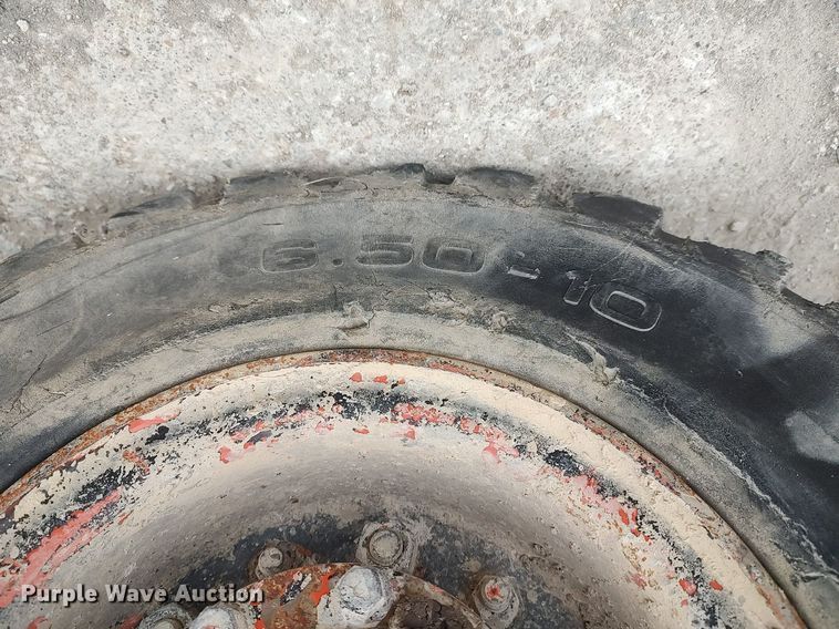 image for item DQ0411 Nissan  forklift