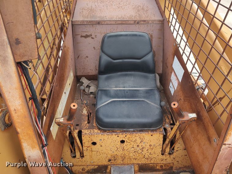 image for item DQ0412 Case 1845B  skid steer loader