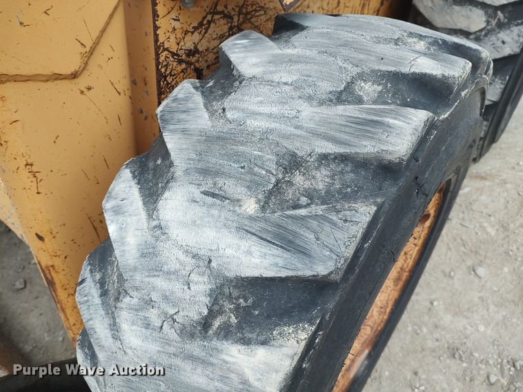 image for item DQ0412 Case 1845B  skid steer loader