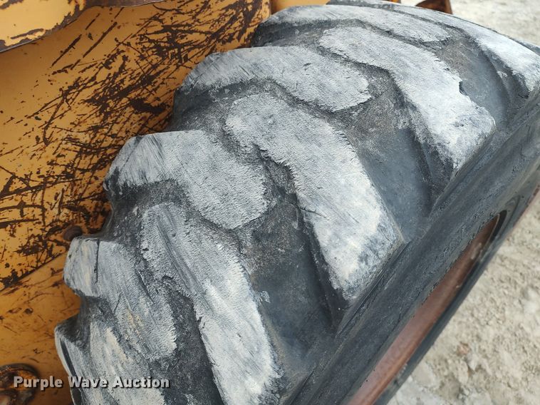 image for item DQ0412 Case 1845B  skid steer loader