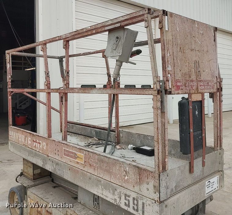 image for item DQ0413 Mec 2033  scissor lift