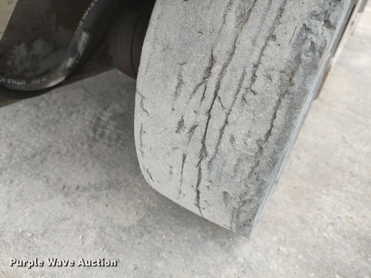 image for item DQ0413 Mec 2033  scissor lift