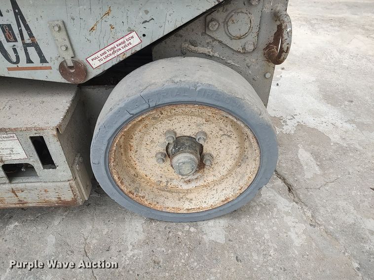 image for item DQ0413 Mec 2033  scissor lift