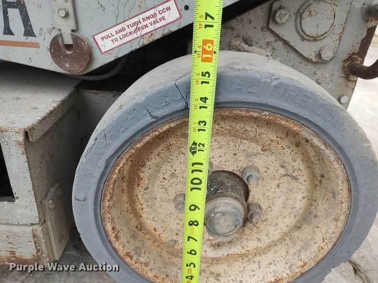 image for item DQ0413 Mec 2033  scissor lift