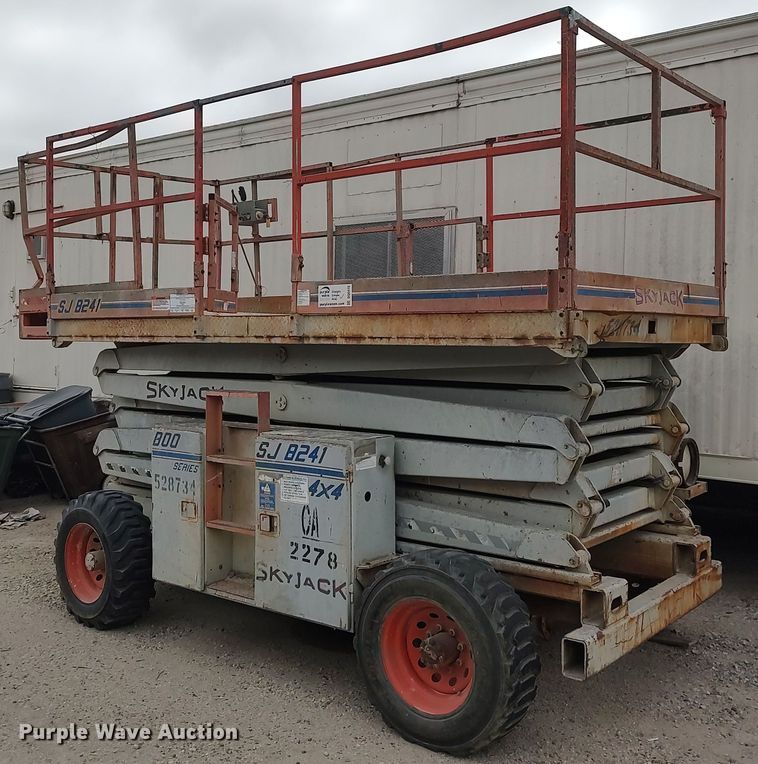 image for item DQ0415 1996 Skyjack SJ8241  scissor lift