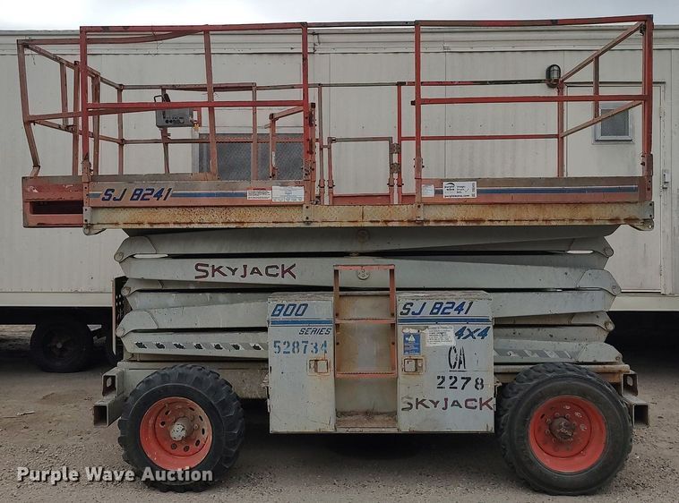 image for item DQ0415 1996 Skyjack SJ8241  scissor lift