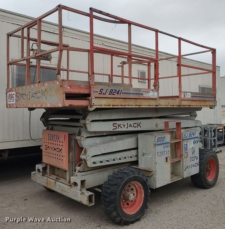 image for item DQ0415 1996 Skyjack SJ8241  scissor lift