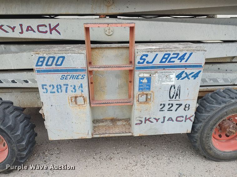 image for item DQ0415 1996 Skyjack SJ8241  scissor lift