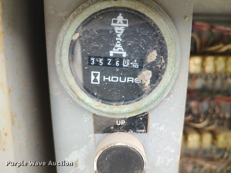 image for item DQ0415 1996 Skyjack SJ8241  scissor lift