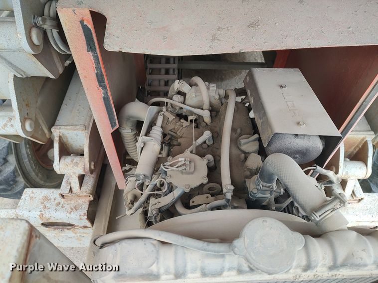 image for item DQ0415 1996 Skyjack SJ8241  scissor lift