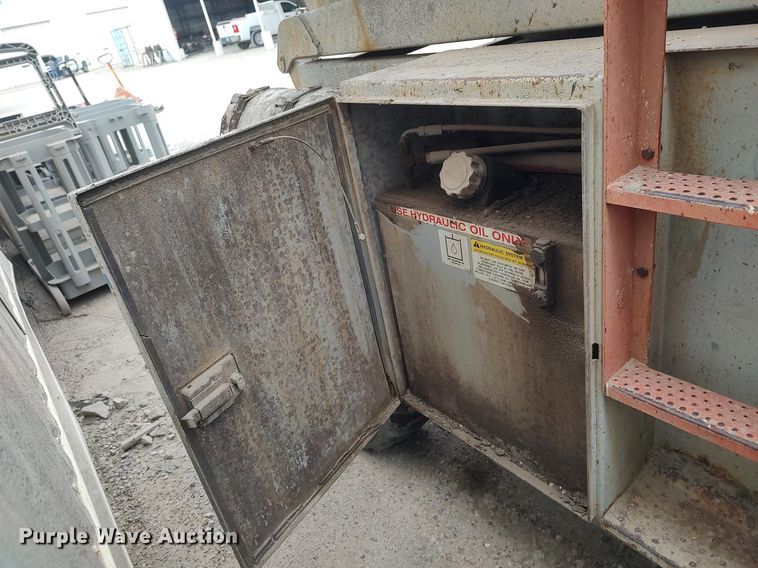 image for item DQ0415 1996 Skyjack SJ8241  scissor lift