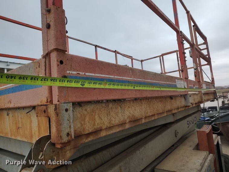 image for item DQ0415 1996 Skyjack SJ8241  scissor lift