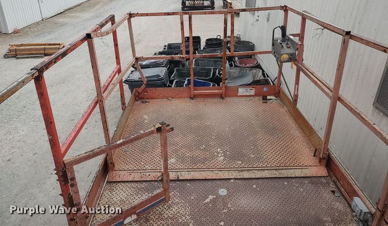 image for item DQ0415 1996 Skyjack SJ8241  scissor lift