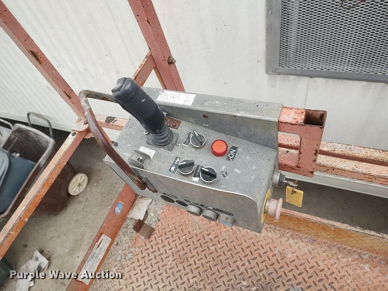 image for item DQ0415 1996 Skyjack SJ8241  scissor lift