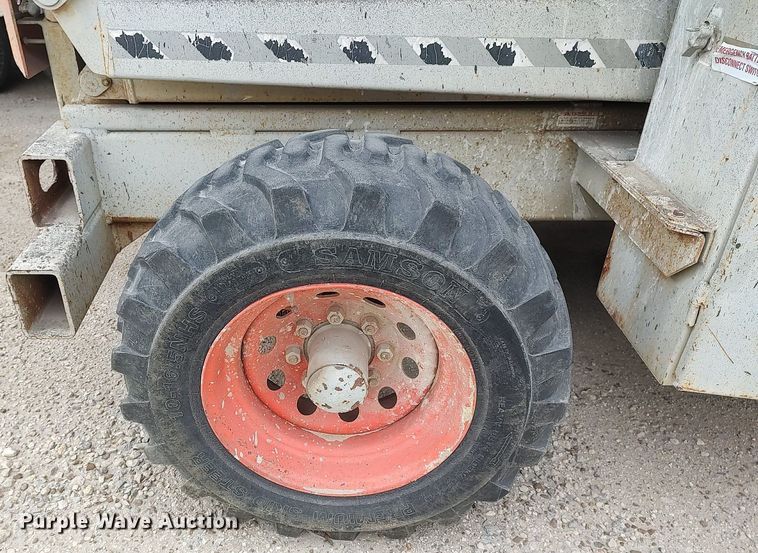 image for item DQ0415 1996 Skyjack SJ8241  scissor lift