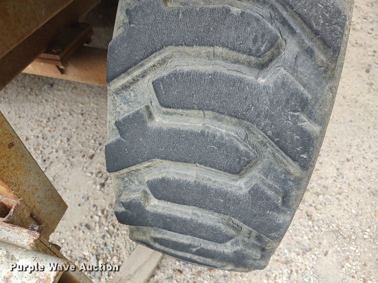 image for item DQ0415 1996 Skyjack SJ8241  scissor lift