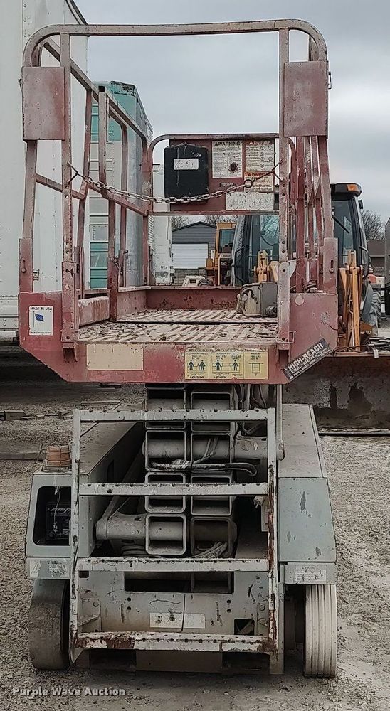 image for item DQ0416 Mec 3247ES  scissor lift