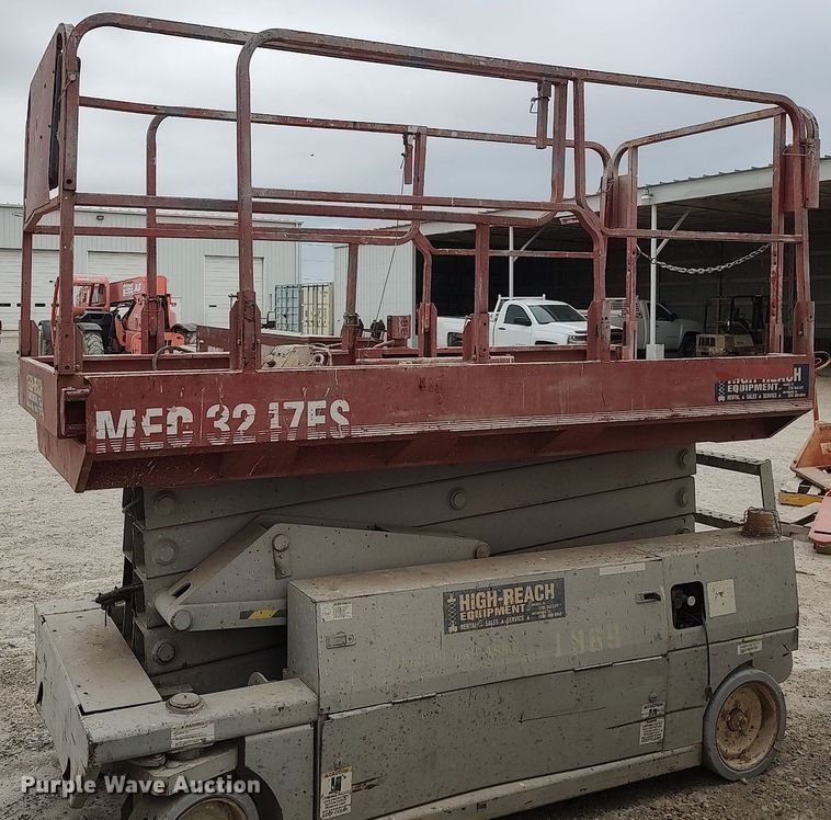 image for item DQ0416 Mec 3247ES  scissor lift