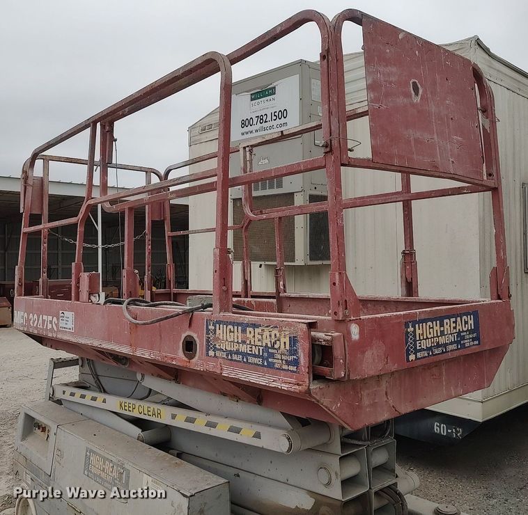 image for item DQ0416 Mec 3247ES  scissor lift
