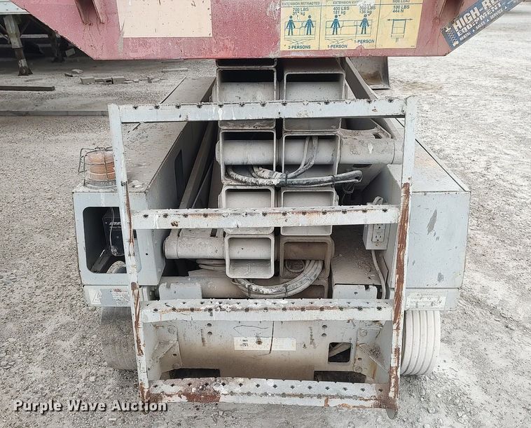 image for item DQ0416 Mec 3247ES  scissor lift