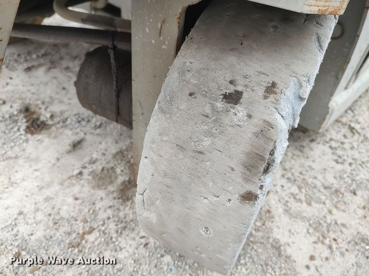 image for item DQ0416 Mec 3247ES  scissor lift