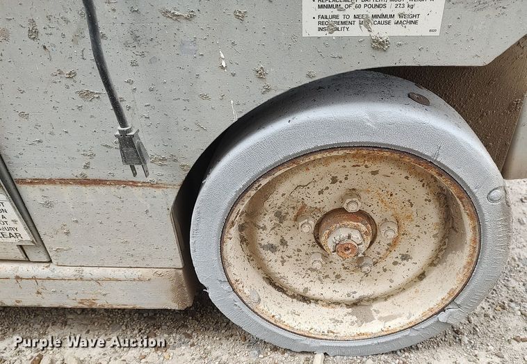 image for item DQ0416 Mec 3247ES  scissor lift