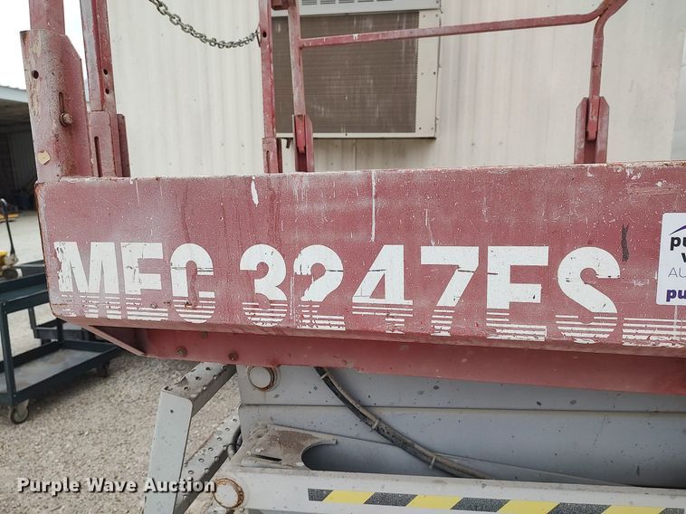 image for item DQ0416 Mec 3247ES  scissor lift