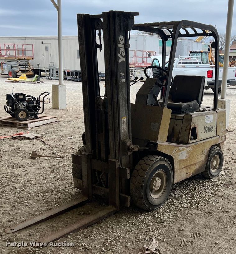 image for item DQ0418 Yale  forklift