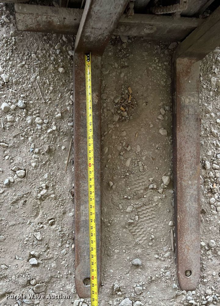 image for item DQ0418 Yale  forklift